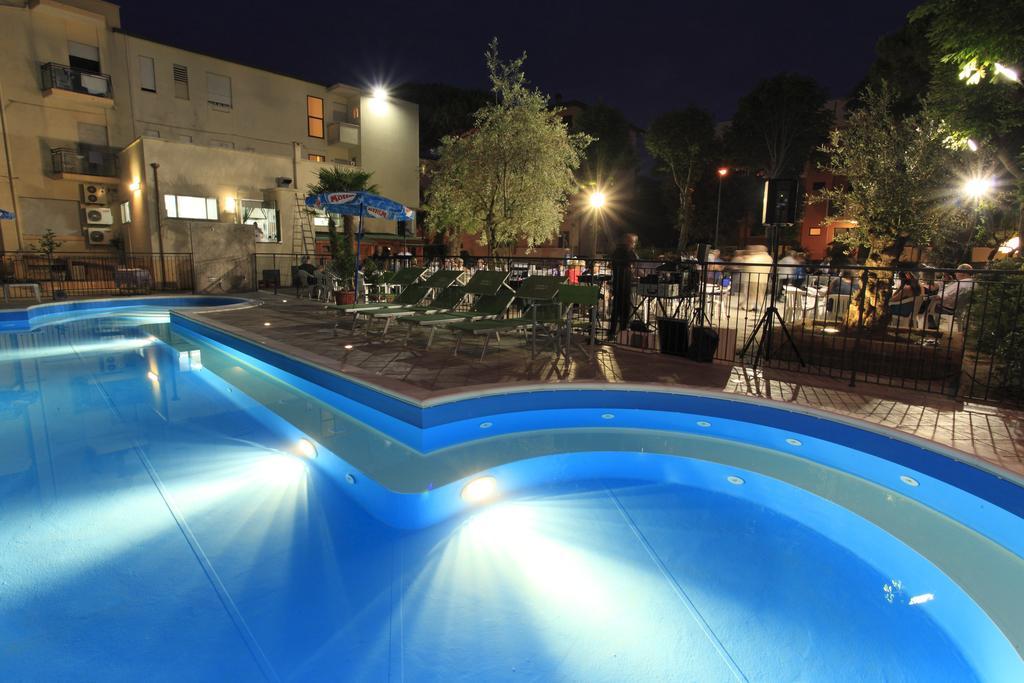 Hotel Vannini Rimini Ngoại thất bức ảnh