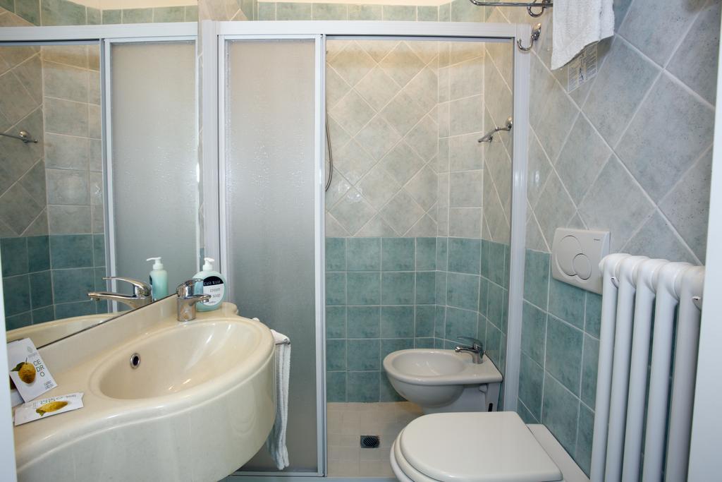 Hotel Vannini Rimini Phòng bức ảnh