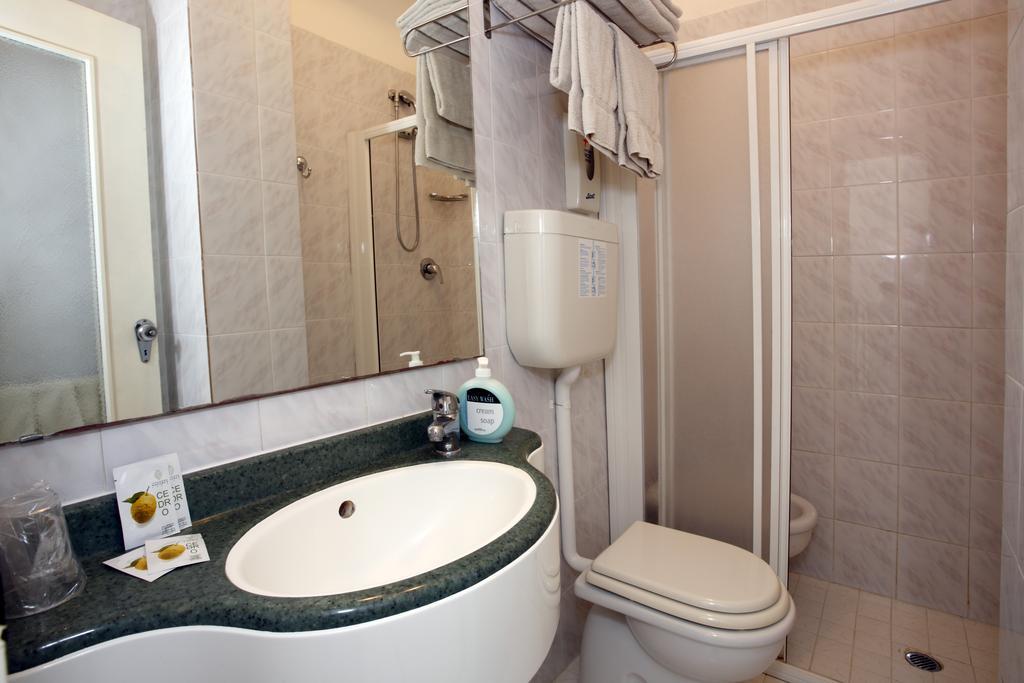 Hotel Vannini Rimini Phòng bức ảnh