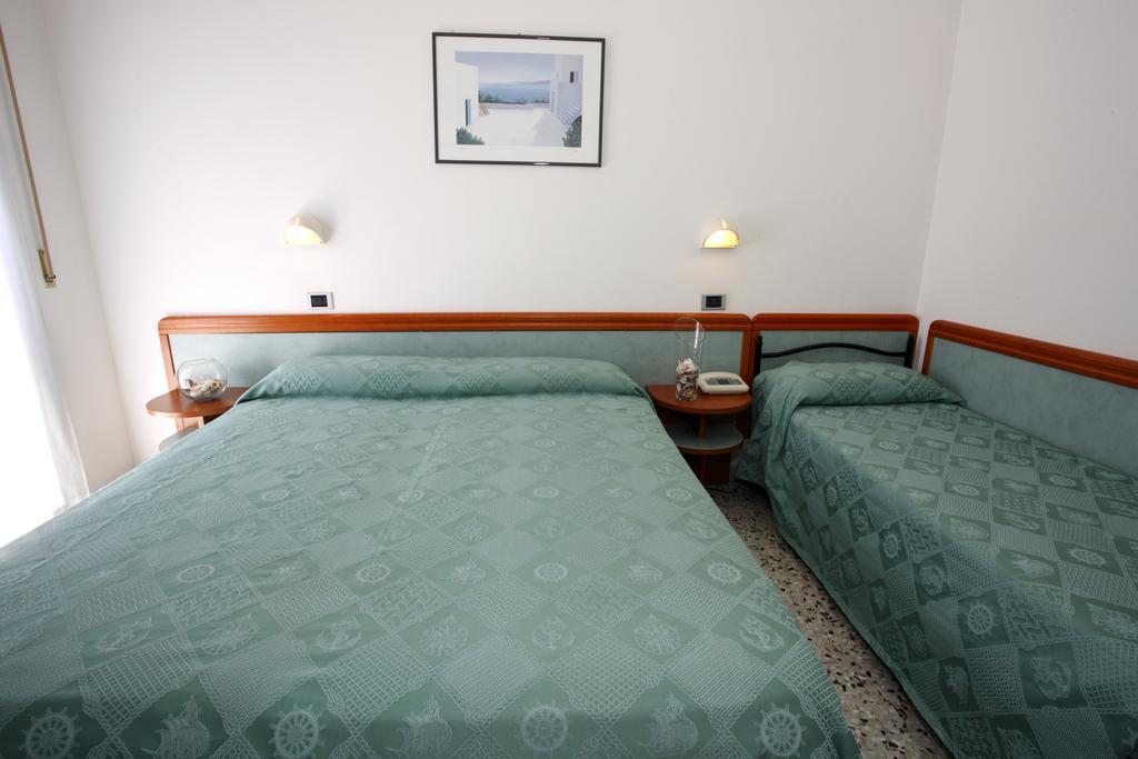 Hotel Vannini Rimini Phòng bức ảnh
