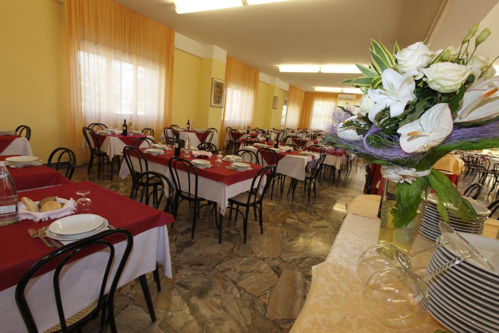 Hotel Vannini Rimini Ngoại thất bức ảnh
