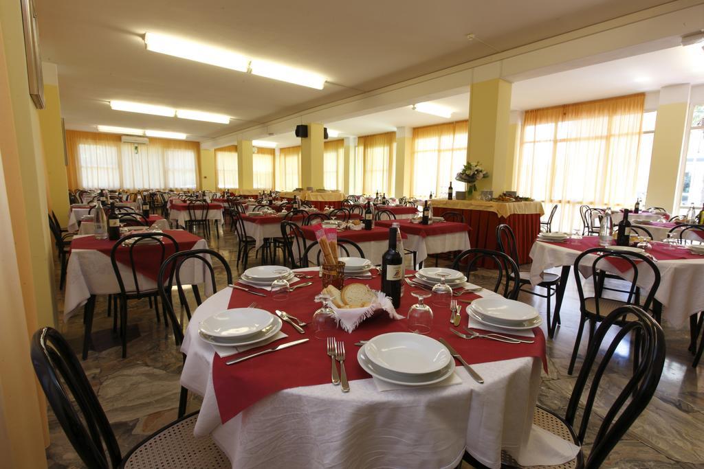 Hotel Vannini Rimini Ngoại thất bức ảnh